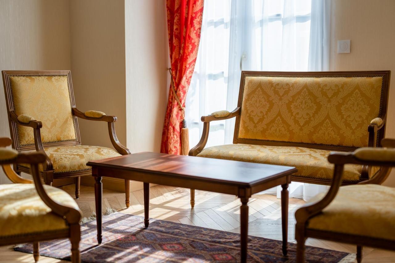 Villa Medicis Versailles Saint-Cyr-lʼÉcole Extérieur photo